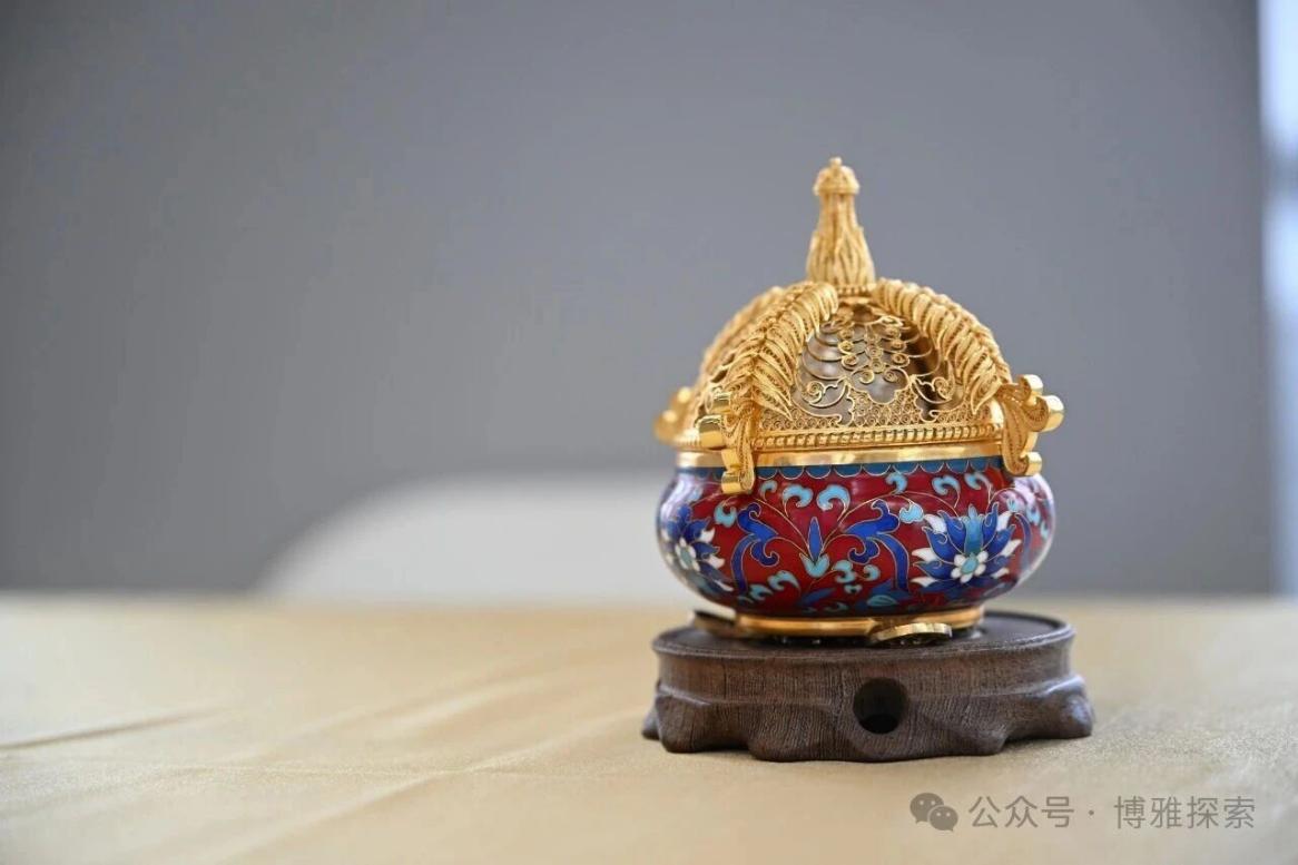 掐丝珐琅累丝鎏金缠枝莲纹香薰炉